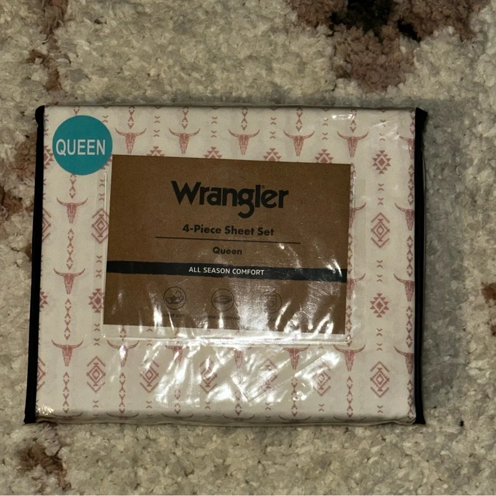 NEW Wrangler Pink/White Steer Head/Aztec 4-Piece Queen Sheet Set